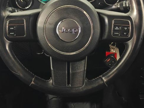 Used 2014 Jeep Wrangler Unlimited Sahara AWD/4WD image 5