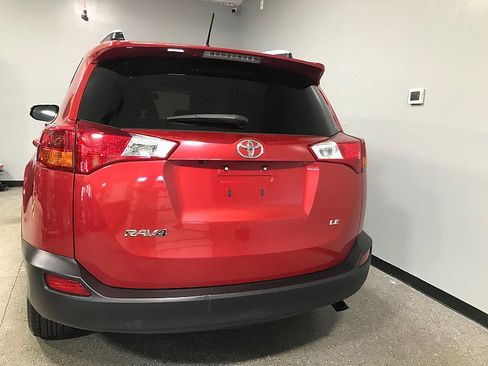 Used 2015 Toyota RAV4 LE FWD image 4