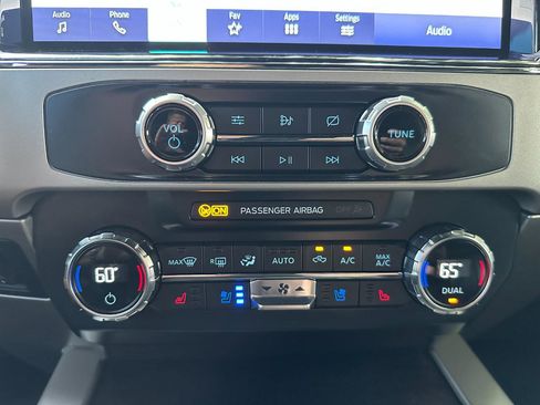 Used 2022 Ford F250 Lariat w/ Lariat Ultimate Package AWD/4WD image 43