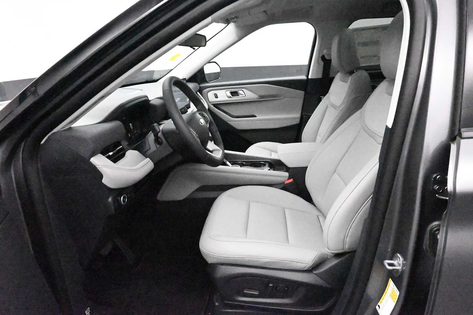 Used 2026 Ford Explorer Active w/ Active Comfort Package AWD/4WD image 26