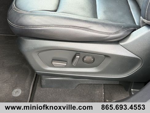 Used 2022 Ford Explorer Limited w/ Equipment Group 301A AWD/4WD image 13