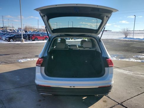 Used 2018 Volkswagen Tiguan SEL image 12