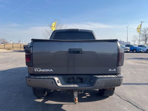 Used 2012 Toyota Tundra 4x4 CrewMax image 4