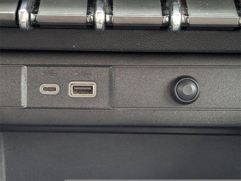 Certified 2023 Chevrolet Colorado Trail Boss w/ Technology Package image 27