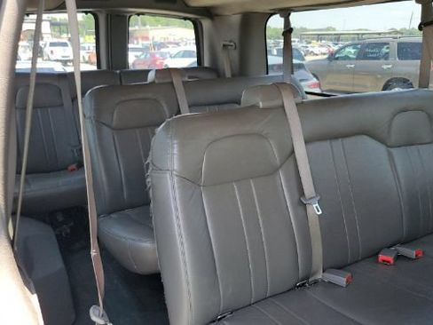 Used 2017 Chevrolet Express 3500 LS RWD image 8