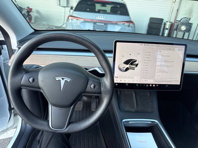 Used 2021 Tesla Model Y Long Range AWD/4WD image 9
