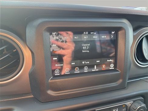 Used 2022 Jeep Wrangler Unlimited Sport w/ Technology Group image 13