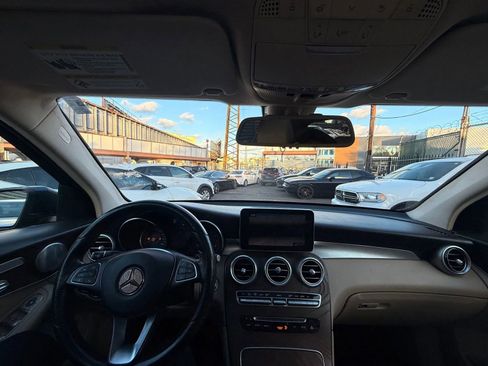 Used 2019 Mercedes-Benz GLC 300 4MATIC w/ Multimedia Package image 26