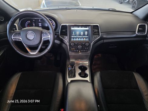 Used 2018 Jeep Grand Cherokee Altitude AWD/4WD image 12
