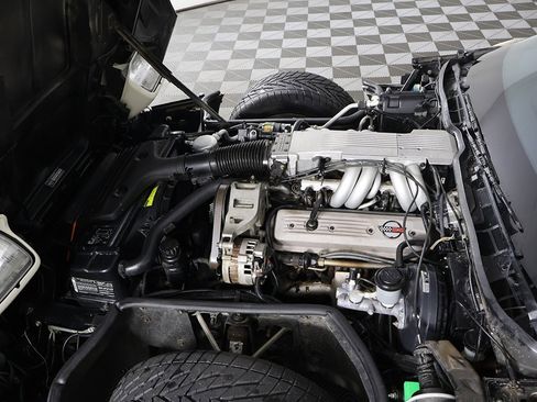 Used 1986 Chevrolet Corvette Convertible image 15