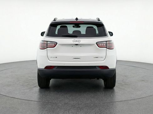 Used 2025 Jeep Compass Limited image 6