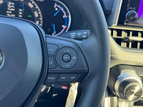 Certified 2025 Toyota RAV4 LE image 20