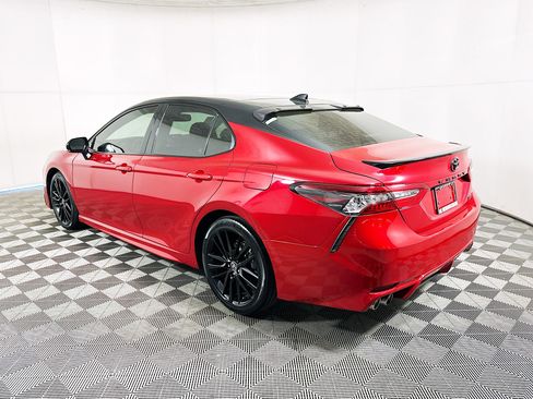 Used 2021 Toyota Camry XSE image 5