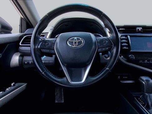 Used 2019 Toyota Camry SE w/ Convenience Package FWD image 6