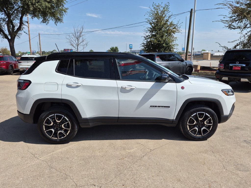 Used 2025 Jeep Compass Trailhawk AWD/4WD image 10