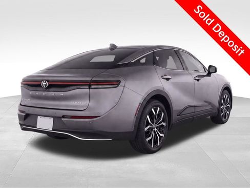 Used 2024 Toyota Crown AWD/4WD image 3