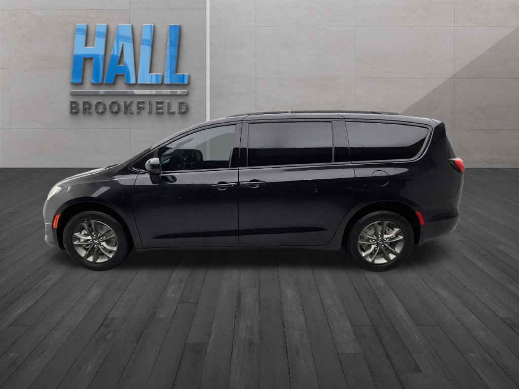 Used 2020 Chrysler Pacifica Touring-L AWD/4WD image 2