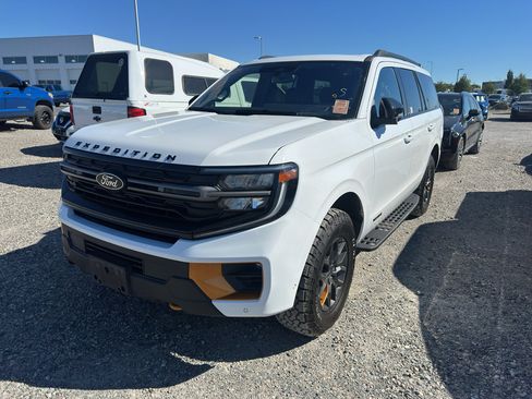 Used 2025 Ford Expedition Tremor AWD/4WD image 1