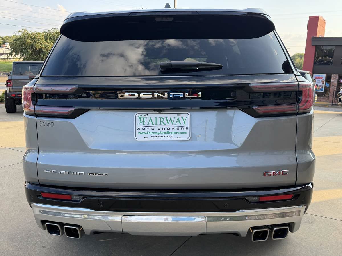 Used 2025 GMC Acadia Denali w/ Super Cruise Package AWD/4WD image 7