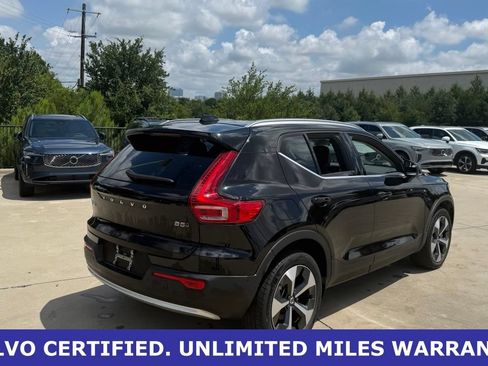 Certified 2025 Volvo XC40 B5 Plus AWD/4WD image 5
