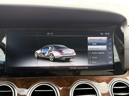 Used 2017 Mercedes-Benz E 300 4MATIC image 63