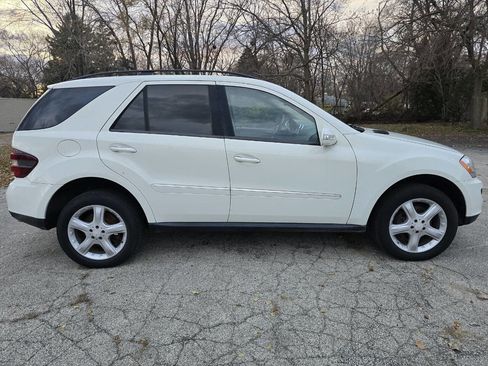 Used 2008 Mercedes-Benz ML 350 4MATIC w/ P1 Pkg image 4