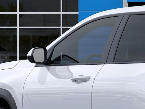 New 2027 Chevrolet Equinox LT w/ Convenience Package II FWD image 12