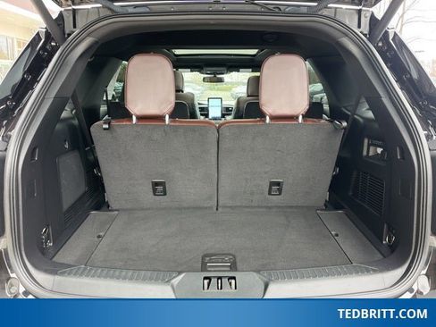 Certified 2022 Ford Explorer Platinum w/ Equipment Group 601A image 12