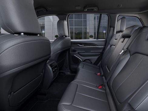 New 2026 Jeep Grand Cherokee Limited AWD/4WD image 24