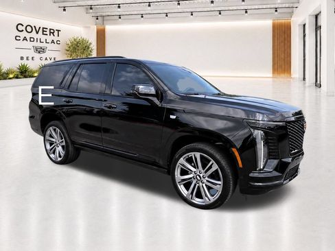 Certified 2026 Cadillac Escalade Platinum Sport w/ LPO, Floor Liner Package AWD/4WD image 8