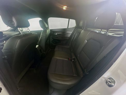 Used 2025 Buick Envista Preferred image 27