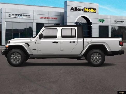 New 2025 Jeep Gladiator Sport image 3