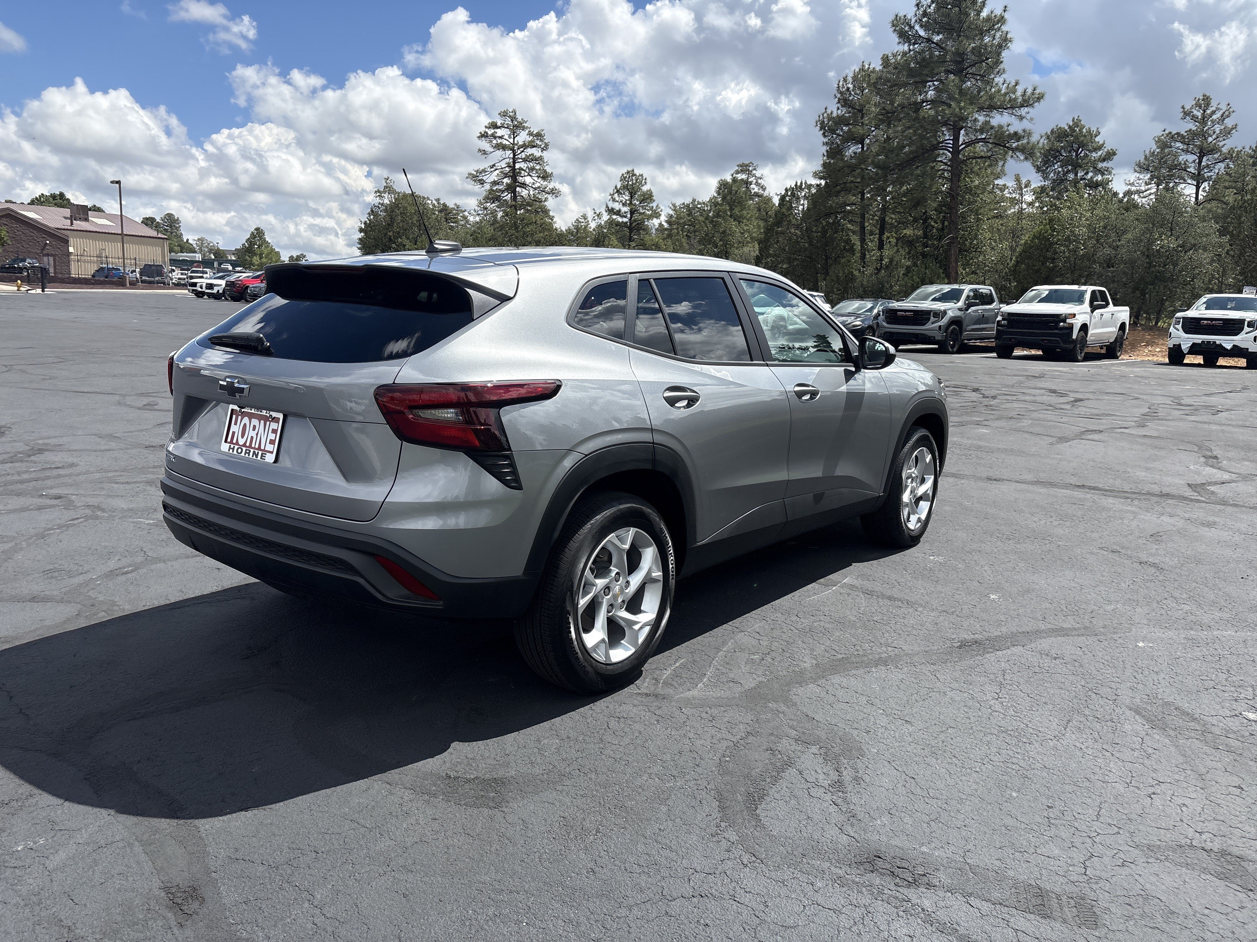 Used 2026 Chevrolet Trax LS w/ LS Convenience Package FWD image 4