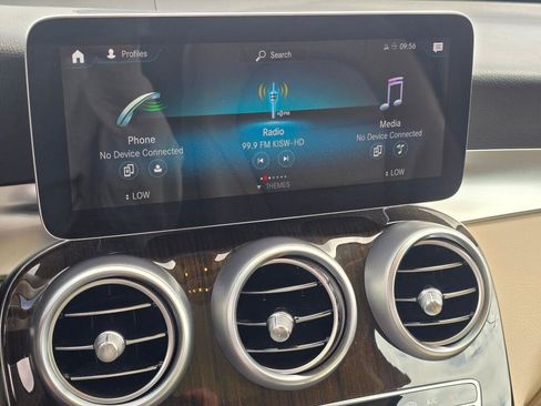 Used 2021 Mercedes-Benz GLC 300 4MATIC image 15