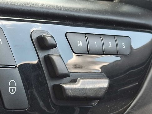 Used 2015 Mercedes-Benz ML 63 AMG 4MATIC image 28