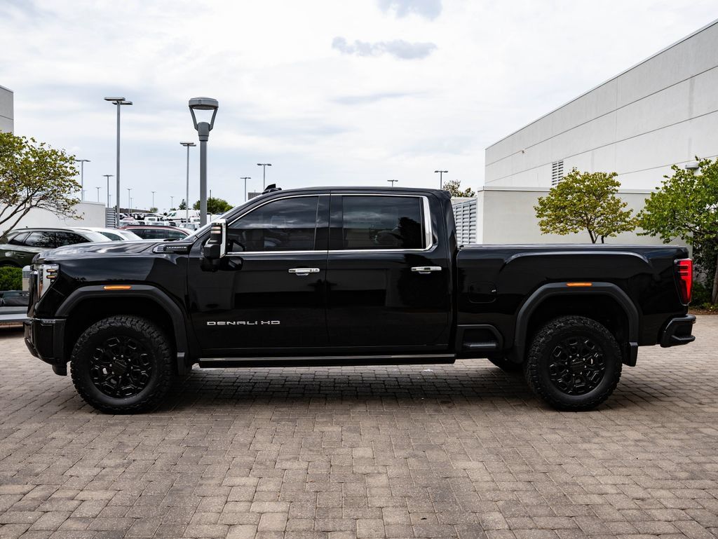 Used 2024 GMC Sierra 2500 Denali Ultimate w/ Max Trailering Package AWD/4WD image 5