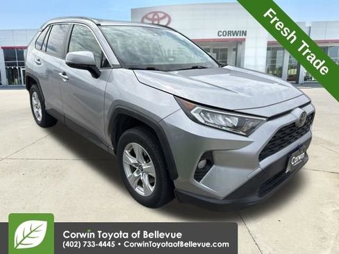 Used 2019 Toyota RAV4 XLE w/ Convenience Package FWD image 1