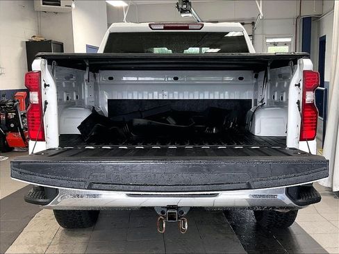 Used 2023 Chevrolet Silverado 1500 LT AWD/4WD image 31