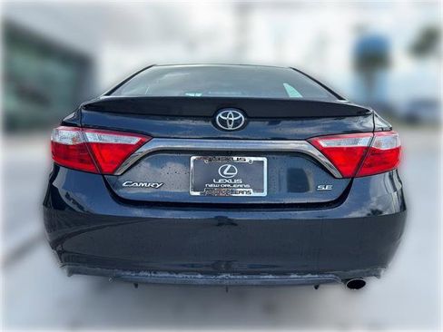 Used 2015 Toyota Camry SE image 7