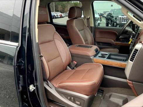 Used 2018 Chevrolet Silverado 3500 High Country w/ Duramax Plus Package image 8