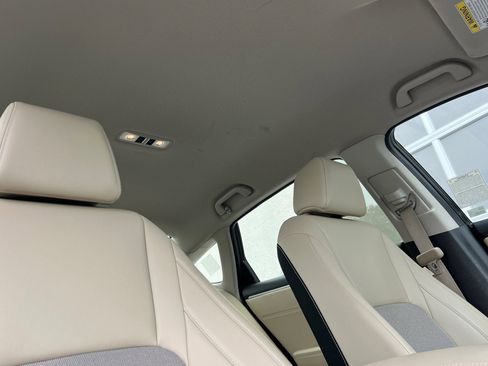 Used 2019 Honda Clarity Plug-In Hybrid image 16