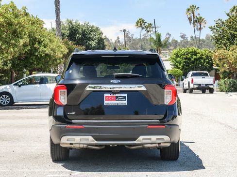 Used 2023 Ford Explorer XLT w/ Equipment Group 202A RWD image 8