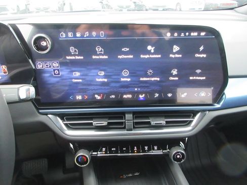 New 2026 Chevrolet Equinox EV LT AWD/4WD image 30