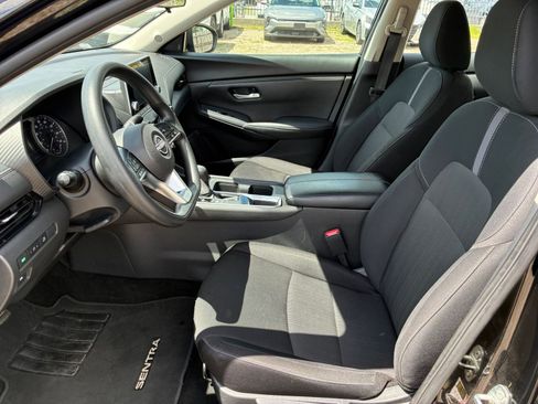Used 2025 Nissan Sentra SV FWD image 20
