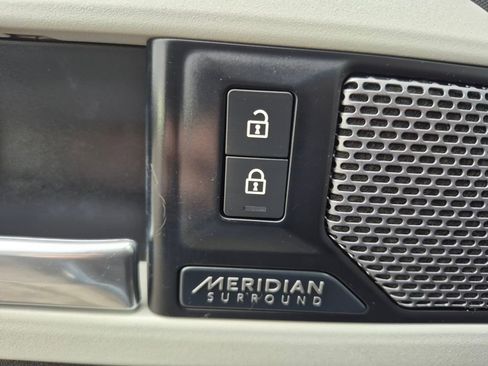 Used 2020 Land Rover Defender 110 HSE image 13