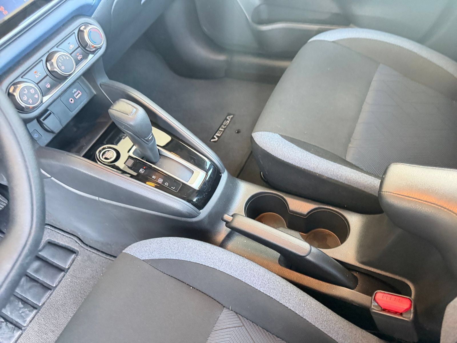 Used 2025 Nissan Versa SV FWD image 40