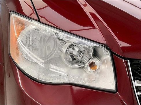 Used 2017 Dodge Grand Caravan SE image 25