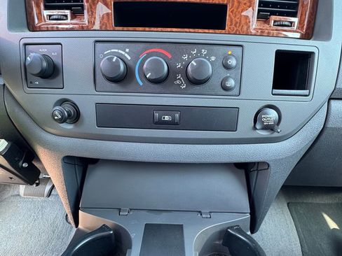 Used 2006 Dodge Ram 2500 Truck SLT w/ Quad Cab Big Horn Value Group AWD/4WD image 10