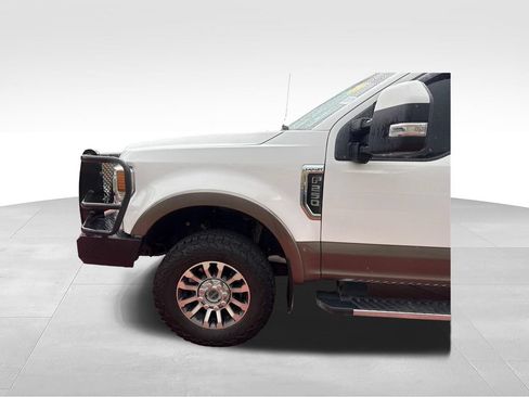 Used 2022 Ford F250 Lariat w/ Lariat Ultimate Package AWD/4WD image 34
