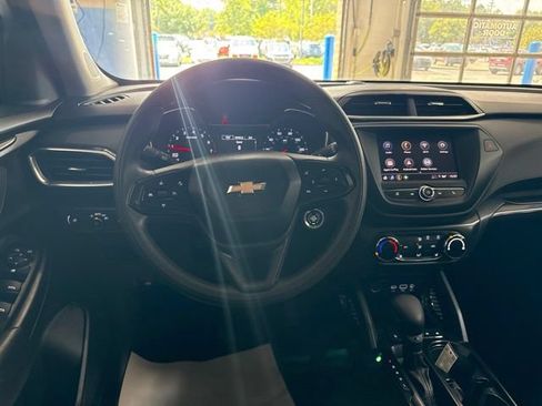 Used 2023 Chevrolet TrailBlazer LT FWD image 22